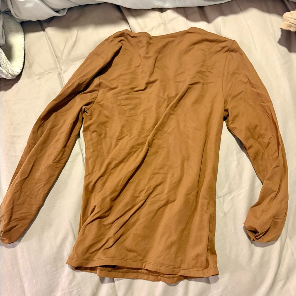 nuuds Women's Long Sleeve Tee in Warm Brown